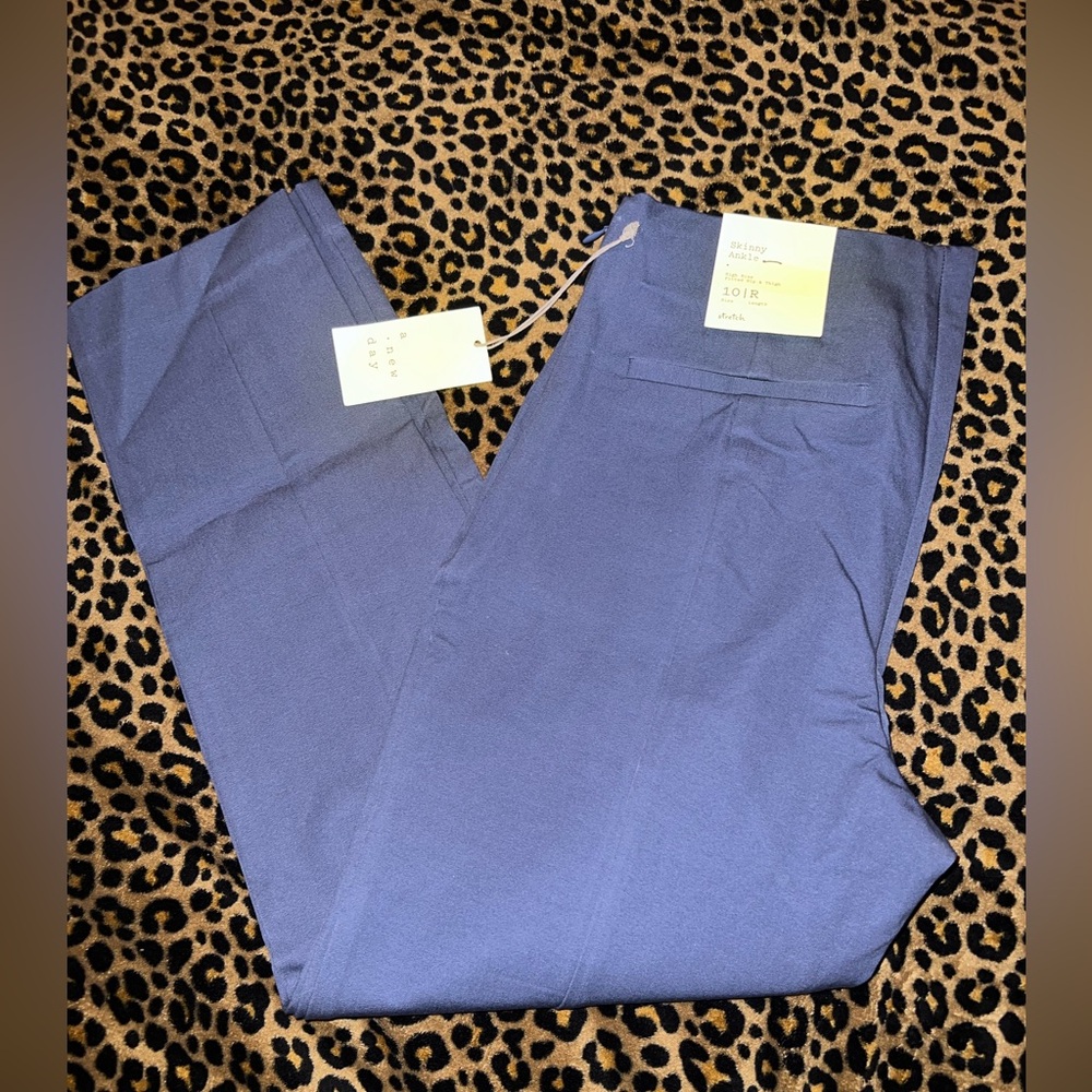 NWT Pants Stretchy Pants